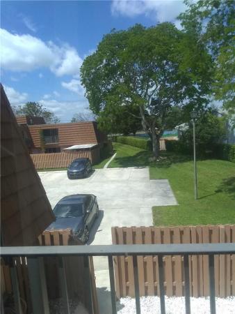Camelot Gardens, 2590 Garden Ct #333, Cooper City, Florida 33026, image 3