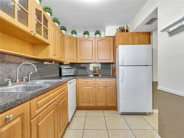 Foxcroft, 3490 Foxcroft Rd #B107, Miramar, Florida 33025, image 3