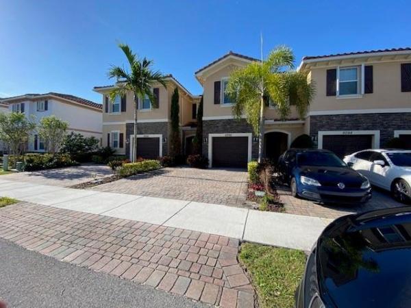Charleston Commons, 5092 Ashley River Rd, West Palm Beach, Florida 33417, image 2