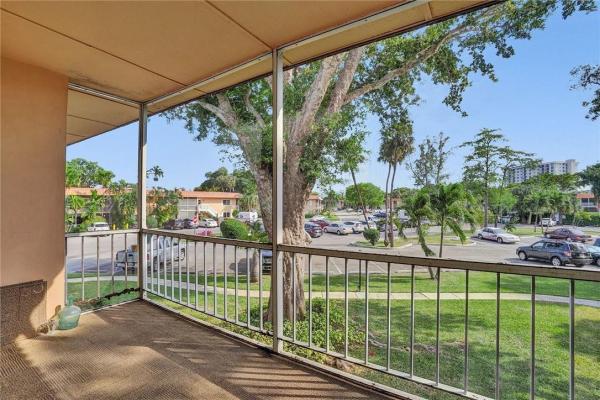 Manor Grove Village, 1951 NE 2nd Ave #216I, Wilton Manors, Florida 33305, image 3