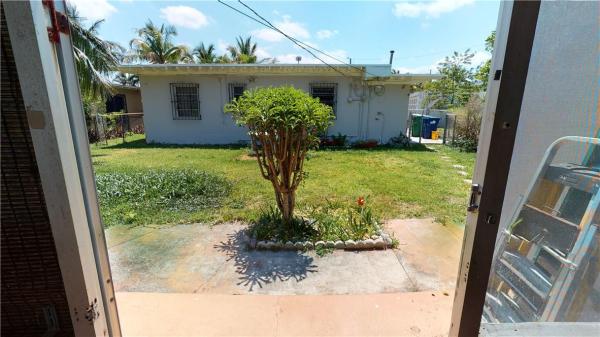 421 NW 117th St, Unincorporated Dade County, Florida 33168, image 3