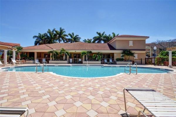 Mirabella Villas, 1020 Villa Ln, Boynton Beach, Florida 33435, image 2