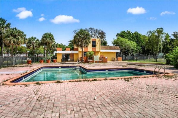 Versailles Gardens, 7831 N Colony Cir #206, Tamarac, Florida 33321, image 1