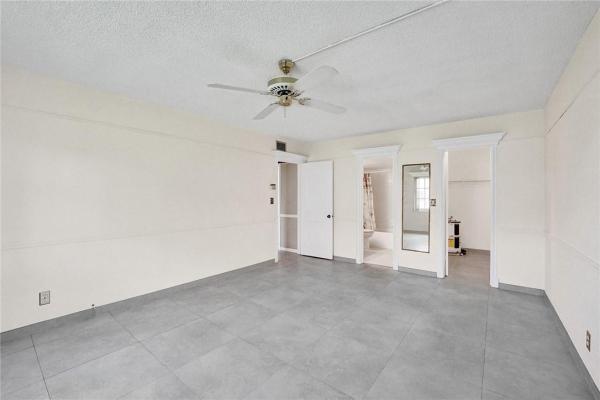 Manor Grove Village, 300 NE 19th Ct #115N, Wilton Manors, Florida 33305, image 2