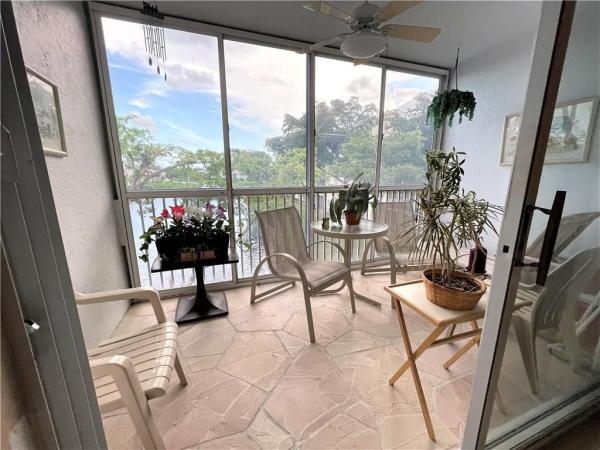 Weldon, 9563 Weldon Cir #D314, Tamarac, Florida 33321, image 1