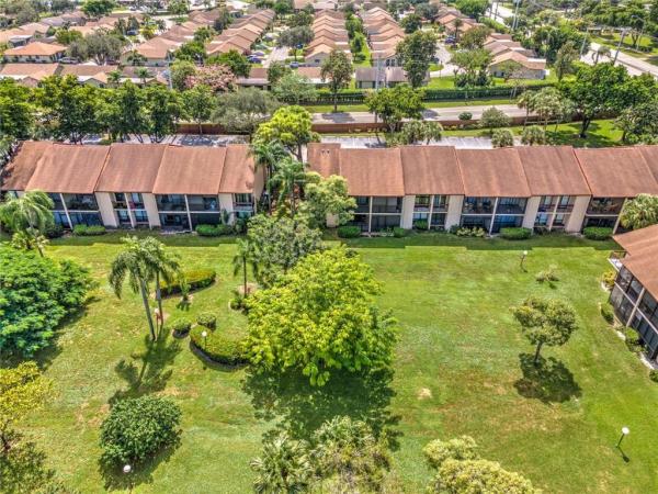 Meadowridge, 2347 SW 15th St #63, Deerfield Beach, Florida 33442, image 2