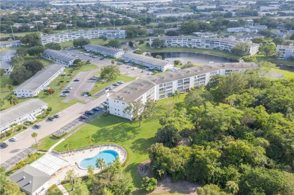 Oakridge, 3065 Oakridge F, Deerfield Beach, Florida 33442, image 3