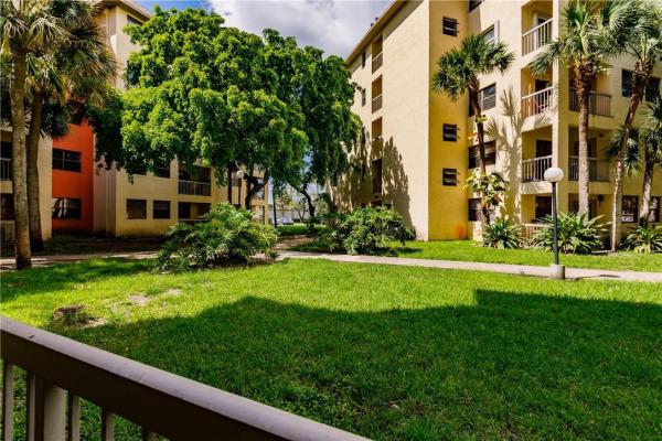 Las Vistas At Doral, 8120 Geneva Ct #155, Doral, Florida 33166, image 2