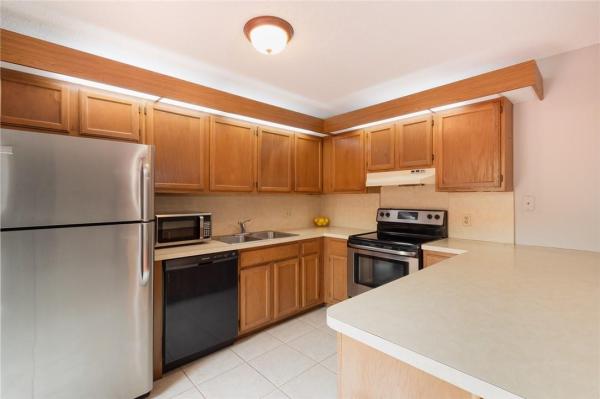 Camelot Gardens, 2576 N Lakeview Ct, Cooper City, Florida 33026, image 1