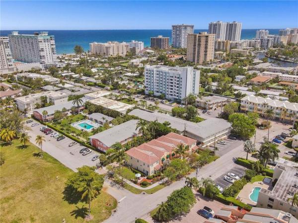 Riverside Townhomes, 804 S Riverside Dr, Pompano Beach, Florida 33062, image 1