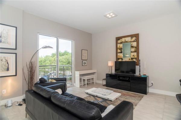 Wilton Station, 2631 NE 14th Ave #219, Wilton Manors, Florida 33334, image 1
