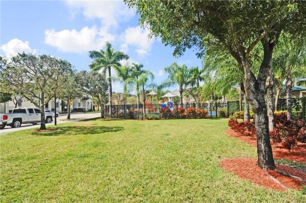 Mandarin Lakes, 14033 SW 270th Ter #14033, Naranja, Florida 33032, image 3