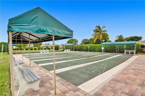 Boca Lakes, 20849 Vinesta Cir, Boca Raton, Florida 33433, image 2