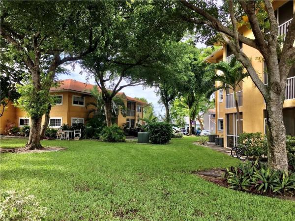 Chateau De Ville, 430 SE 7th St #202E, Dania Beach, Florida 33004, image 1