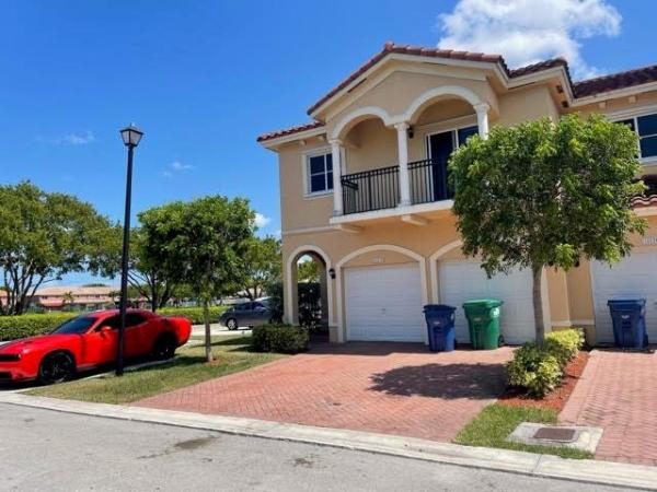 Sunset Lake Townhomes, 16510 SW 70th St #16510, Sunset, Florida 33193, image 1