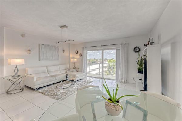 Lauderdale Tower, 2900 NE 30th St #F-5, Fort Lauderdale, Florida 33306, image 1