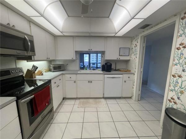 Sea Ranch Club C, 4900 N Ocean Blvd #1202, Lauderdale By The Sea, Florida 33308, image 2