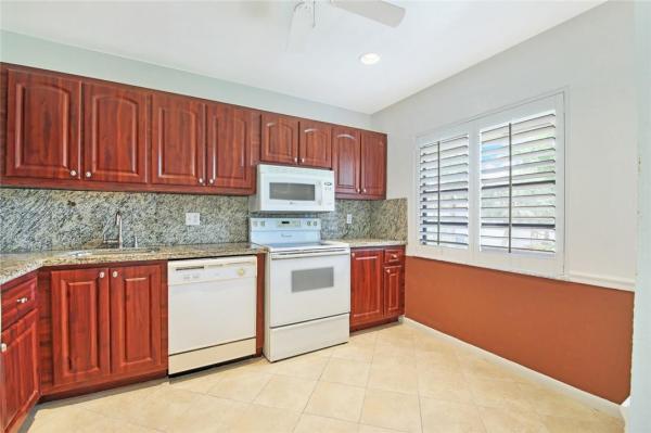 Glades Of Boca Lago, 21860 Arriba Real, Boca Raton, Florida 33433, image 1