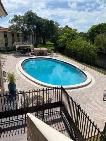 Manor Grove Village, 12 NE 19th Ct #206A, Wilton Manors, Florida 33305, image 2