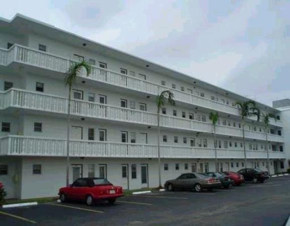 Danians North, 600 NE 2nd St #101, Dania Beach, Florida 33004, image 1