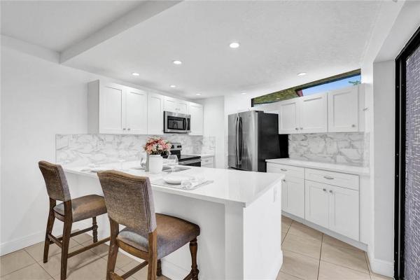 Banyan Lake, 8321 Trent Ct #C, Boca Raton, Florida 33433, image 2