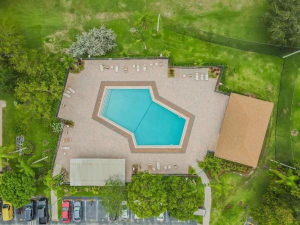 Buckingham At Century Village, 900 SW 128th Ave #407D, Pembroke Pines, Florida 33027, image 1