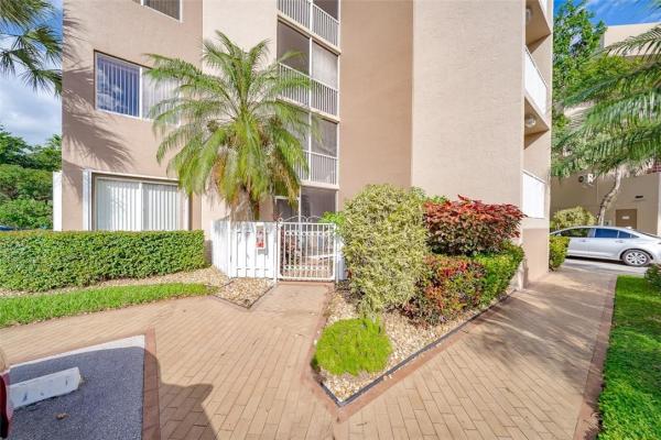 Trent, 7400 Trent Dr #101, Tamarac, Florida 33321, image 1
