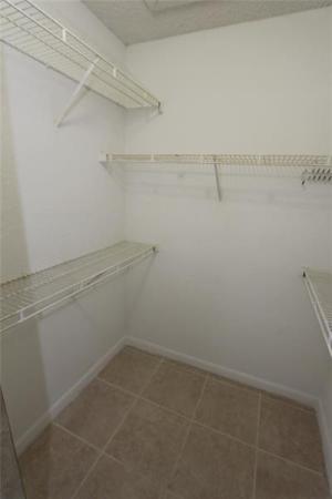 LakeView Club, 2890 N Oakland Forest Dr #208, Oakland Park, Florida 33309, image 1
