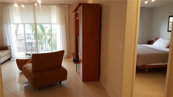 The Yacht Club At Aventura, 19701 E Country Club Dr #5404, Aventura, Florida 33180, image 3