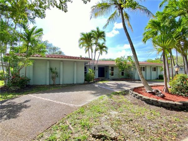 County Squire Estates, 20031 NE 25th Ave, Ojus, Florida 33180, image 2