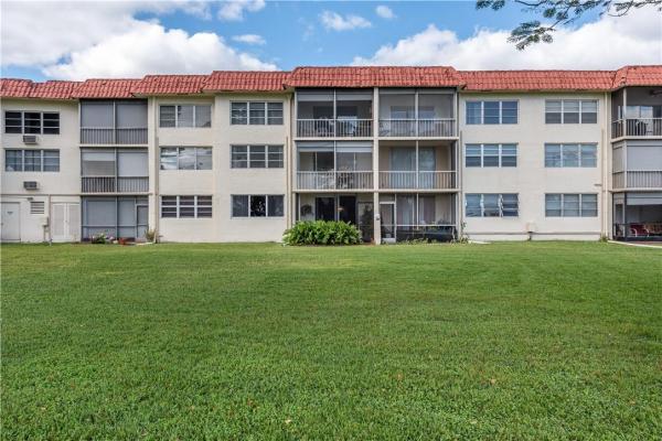 Hollybrook Golf & Tennis Club, 9300 N Hollybrook Lake Dr #209, Pembroke Pines, Florida 33025, image 1