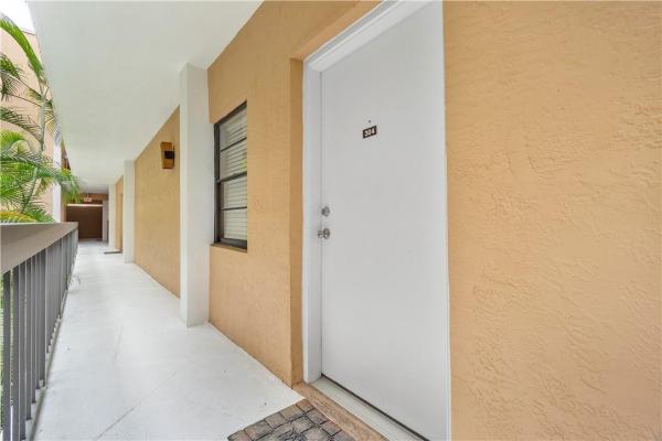 Lauderdale Landings, 5495 NE 25th Ave #304, Fort Lauderdale, Florida 33308, image 2