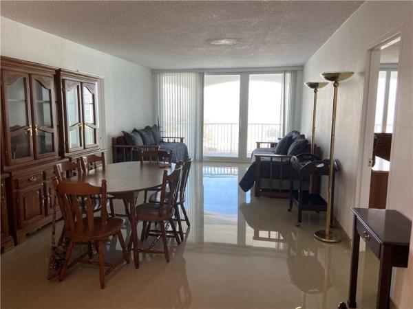 The Carriage House, 5401 Collins Ave #907, Miami Beach, Florida 33140, image 2