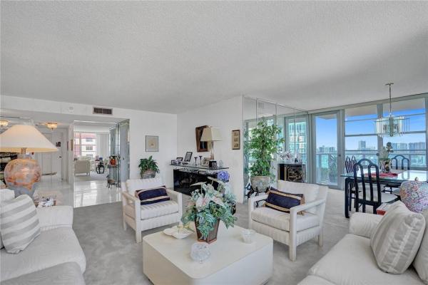 Winston Towers 300, 230 174th St #2004, Sunny Isles Beach, Florida 33160, image 2