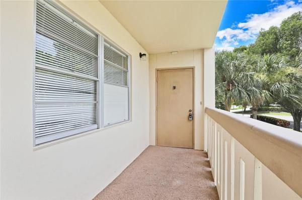 Lucaya Village, 2302 Lucaya Ln #O2, Coconut Creek, Florida 33066, image 1