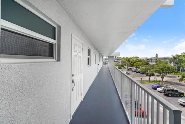 Royal Park, 121 Royal Park Dr #4E, Oakland Park, Florida 33309, image 1