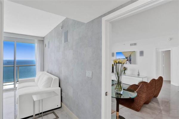La Perla, 16699 E Collins Ave #2703, Sunny Isles Beach, Florida 33160, image 3