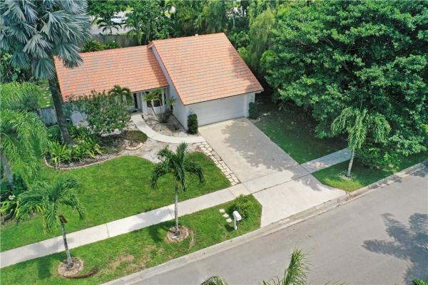 Timbers Of Boca, 21330 Chinaberry Dr, Boca Raton, Florida 33428, image 3