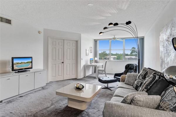 Sunrise Lakes 4, 10422 NW 24th Pl #201, Sunrise, Florida 33322, image 1