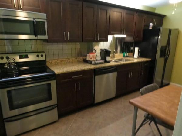 Manor Grove Village, 12 NE 19th Ct #207A, Wilton Manors, Florida 33305, image 3