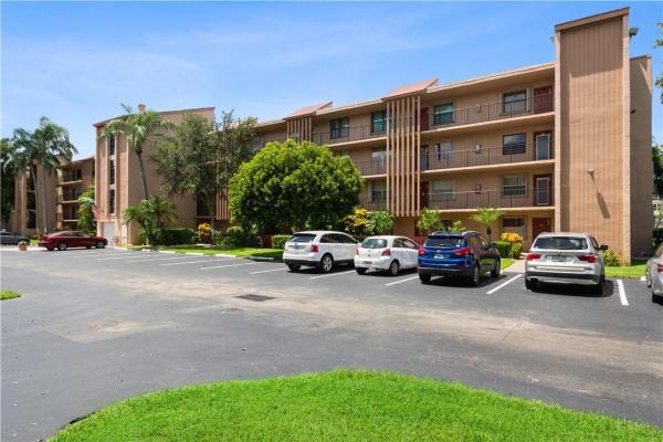 Palm Lakes, 7340 Lake Circle Dr #208, Margate, Florida 33063, image 1
