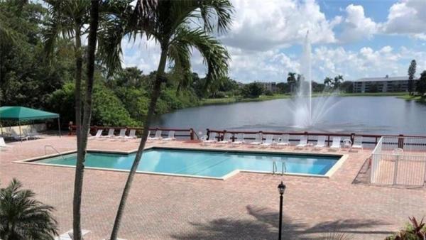 Live Oak Of Pine Island Ridge, 9400 Live Oak Pl #306, Davie, Florida 33324, image 2