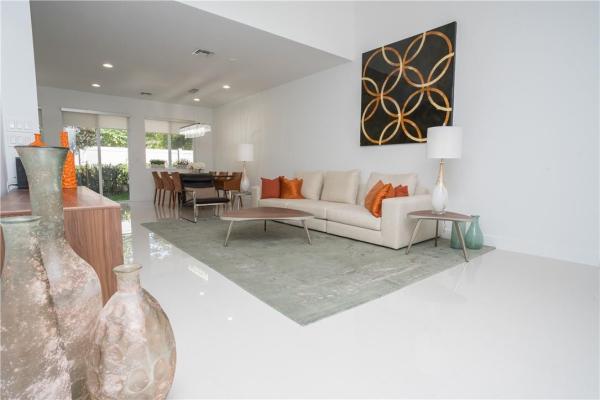 Atlantic East Townhomes, 725 SE 1st Ct, Pompano Beach, Florida 33060, image 1