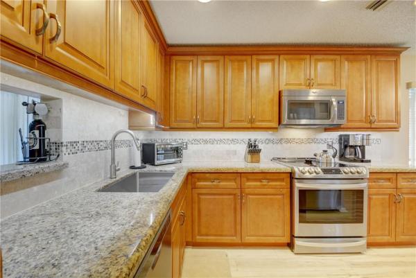 Lakeside Of Banyan Springs, 10113 Mangrove Dr #206, Boynton Beach, Florida 33437, image 3