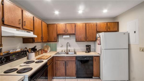 Golden Raintree 2, 2259 NW 45th Ave, Coconut Creek, Florida 33066, image 1
