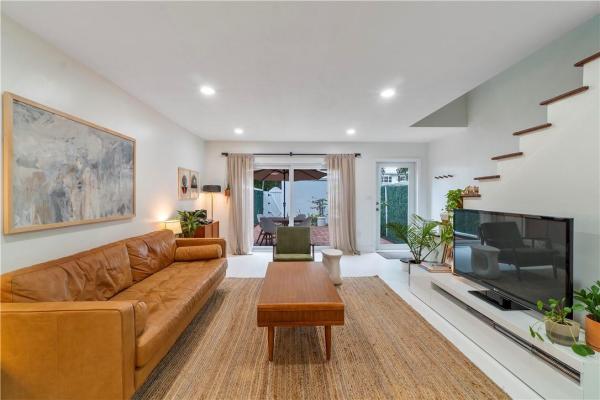 Townhouse Isles, 5 Hathaway Ln, Wilton Manors, Florida 33305, image 2