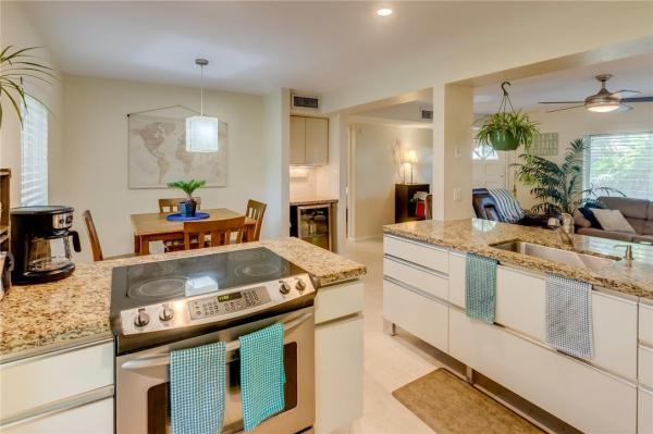 Pinewood Place, 600 SW 7th St, Fort Lauderdale, Florida 33315, image 3