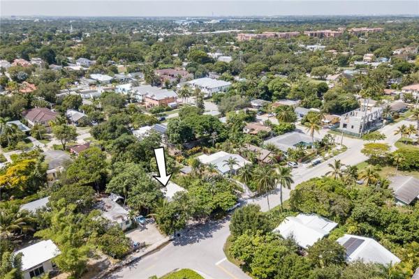 Pinewood Place, 600 SW 7th St, Fort Lauderdale, Florida 33315, image 2