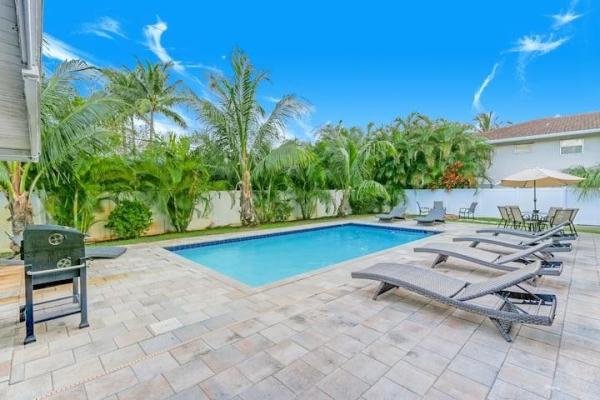Oakland Ocean Mile, 2740 NE 30th Pl #1-2, Fort Lauderdale, Florida 33306, image 1