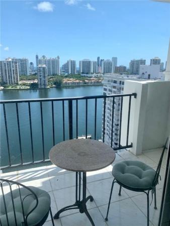 Commodore Plaza Tower, 2750 NE 183rd St #2301, Aventura, Florida 33160, image 3